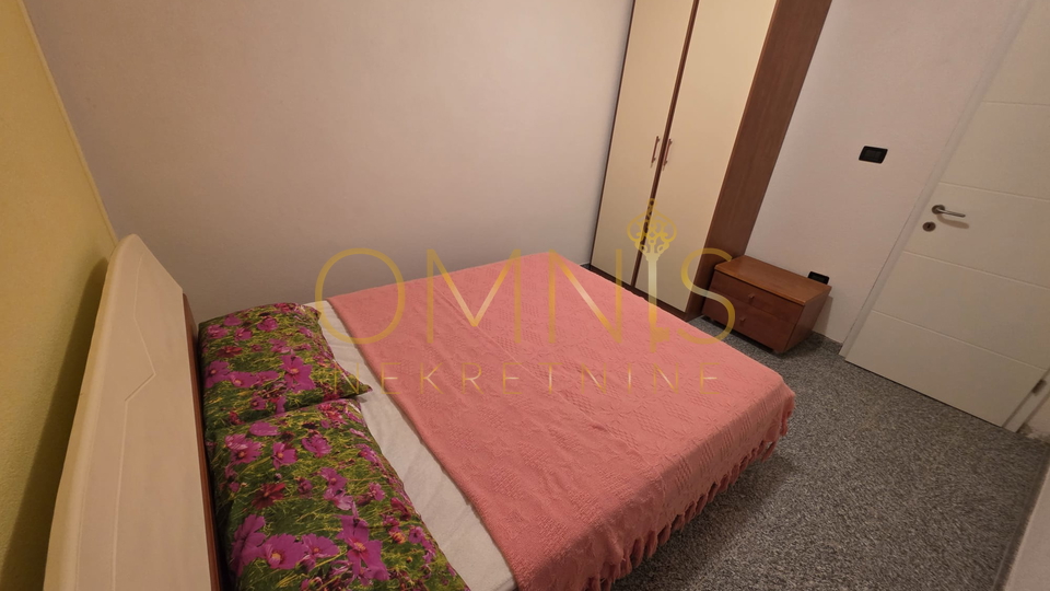 Selce -kuća sa dva stana, 50 m od mora!