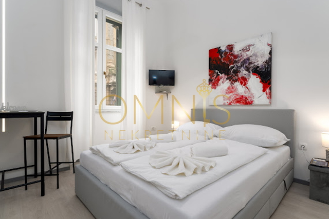 Rijeka, Centar -tri moderno uređena apartmana na Korzu, prodaja!