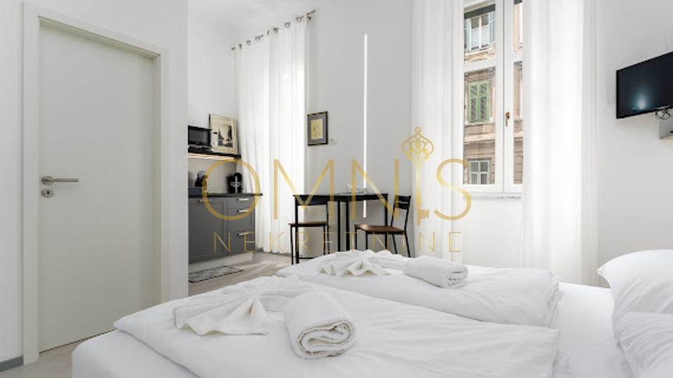 Rijeka, Centar -tri moderno uređena apartmana na Korzu, prodaja!