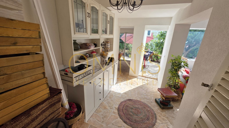 Crikvenica – 3S+ DB, 115 m², s terasom 37 m² i pogledom na more, 300 m od plaže!