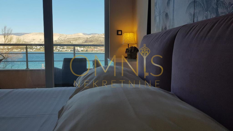 PAG – OBITELJSKI HOTEL 50 m OD MORA! 600 m² – IZVRSNA INVESTICIJA