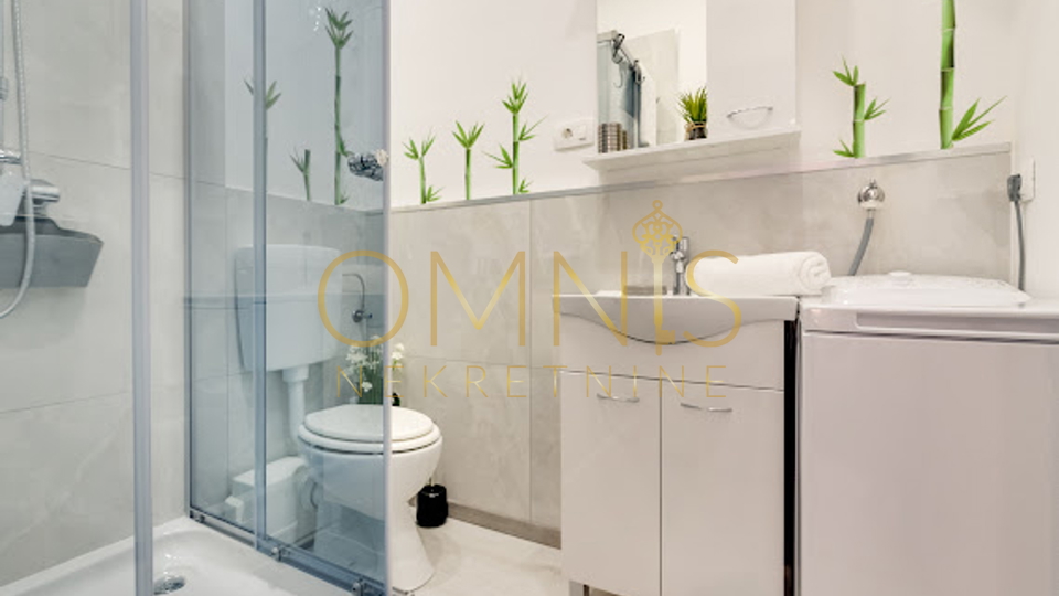 Rijeka, Centar -tri moderno uređena apartmana na Korzu, prodaja!