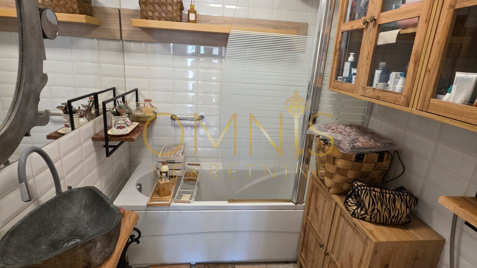Crikvenica – 3S+ DB, 115 m², s terasom 37 m² i pogledom na more, 300 m od plaže!