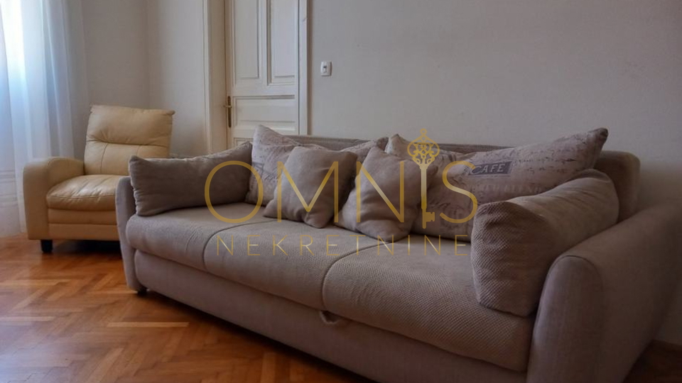 Rijeka, Centar 2S+DB s balkonom