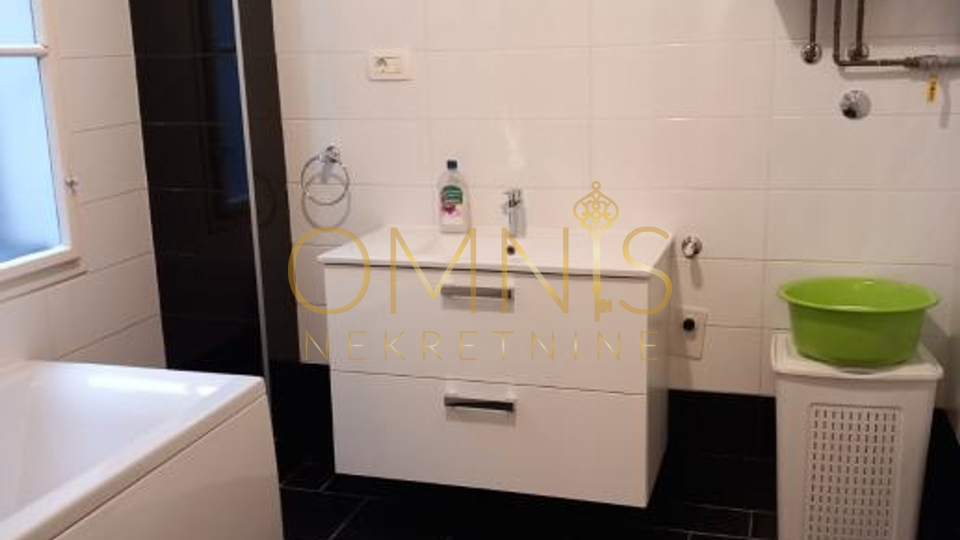 Rijeka, Centar 2S+DB s balkonom