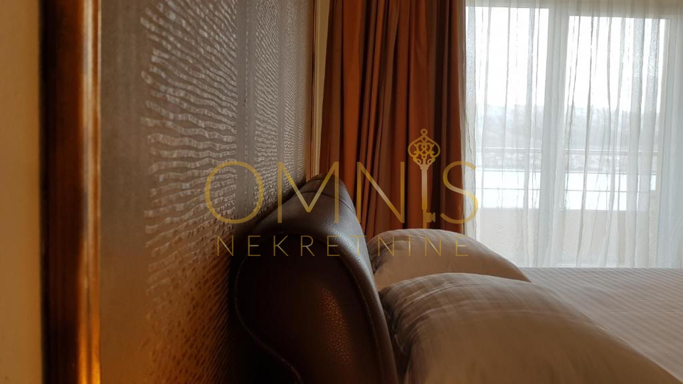 PAG – OBITELJSKI HOTEL 50 m OD MORA! 600 m² – IZVRSNA INVESTICIJA