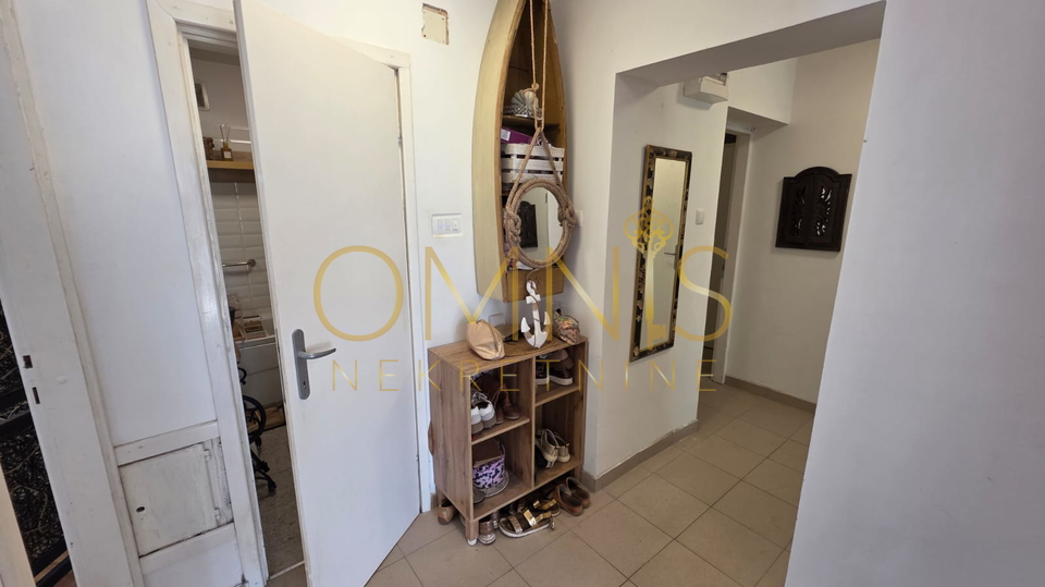 Crikvenica – 3S+ DB, 115 m², s terasom 37 m² i pogledom na more, 300 m od plaže!