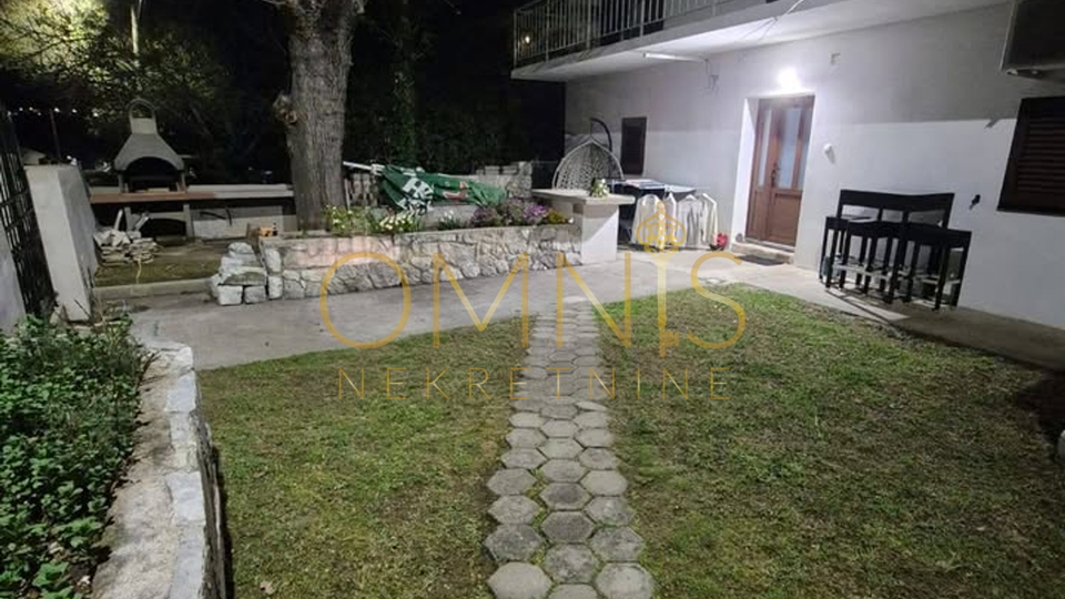 Kraljevica,stan 2S+BD 72m2,98m2 okučnice,prodaja!