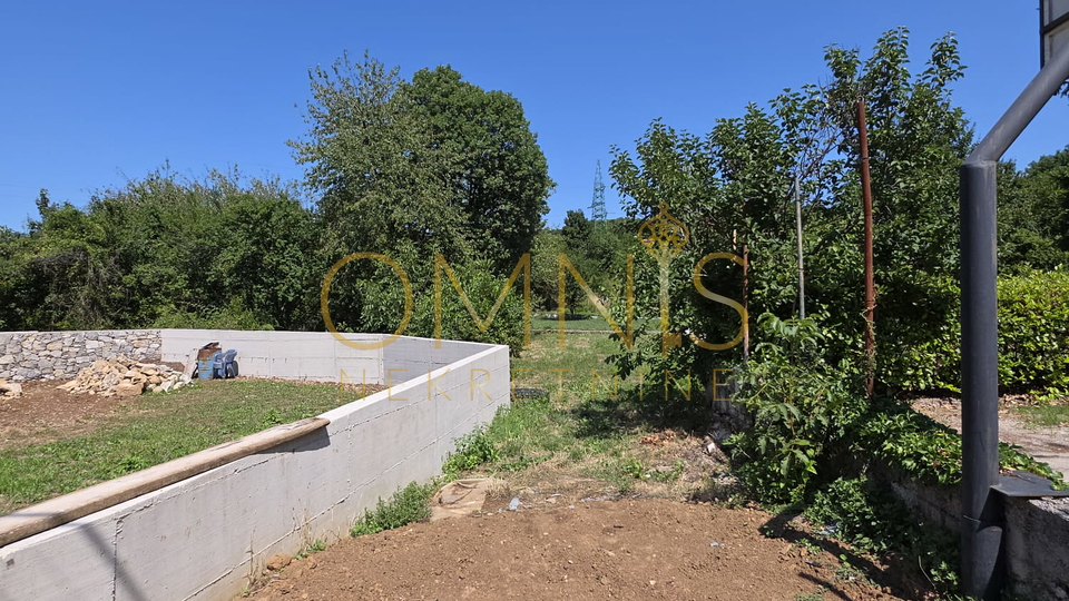 Kastav, Trinajstići -zemljište – 1195 m², građevinska zona 785 m², prodaja!
