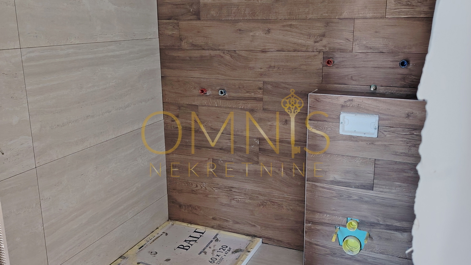 Luxury two-story apartment with garden and swimming pool – 120 m² of living space + 200 m² of private garden