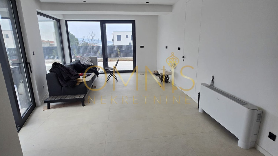 Krk,vila sa bazenom3S+DB,170m2,prodaja!