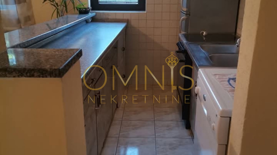 Samostojeća kuća s okućnicom – Viškovo, Marčelji (119 m²)
