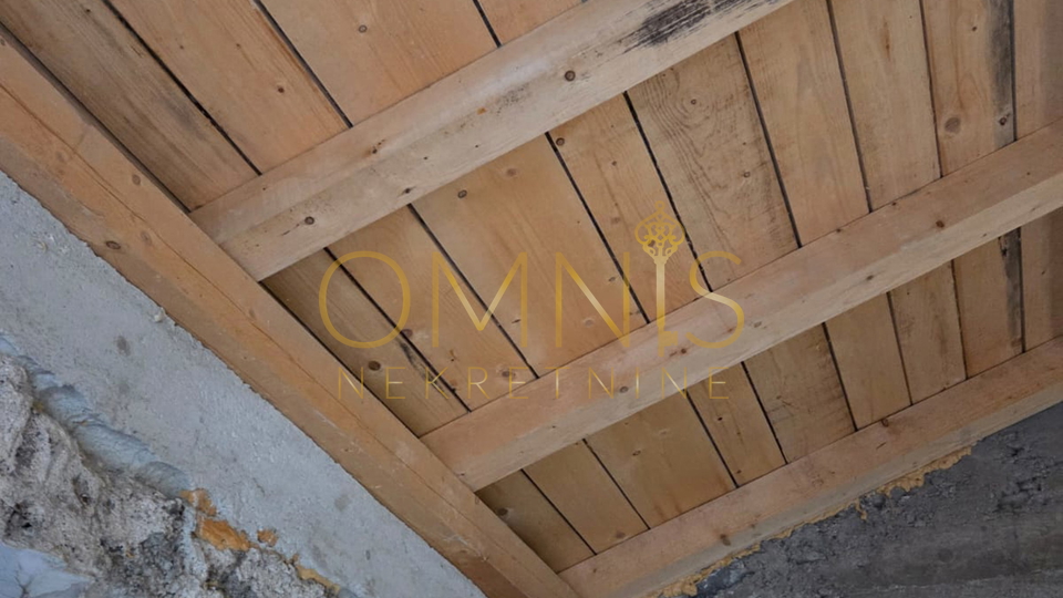 Kuća Marčelji, Viškovo - kamena kuća s pomoćnim objektom i prostranim dvorištem