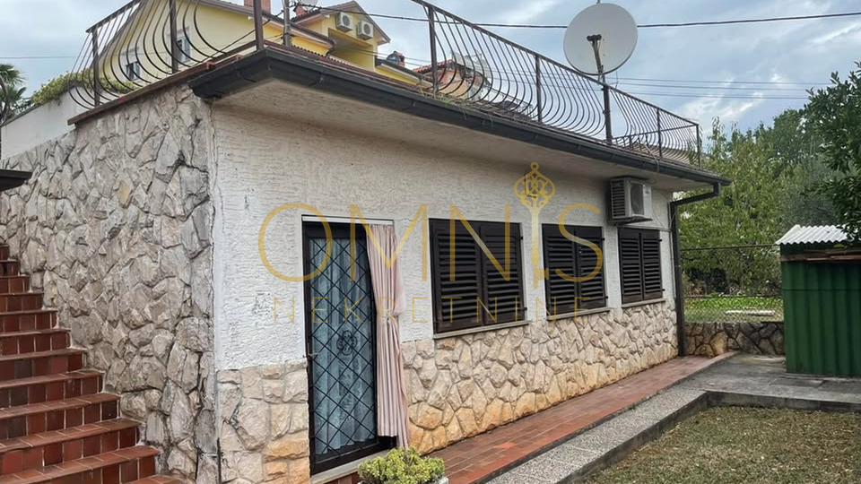 PRODAJE SE KUĆA S POGLEDOM NA KVARNER – IKA – 196m²