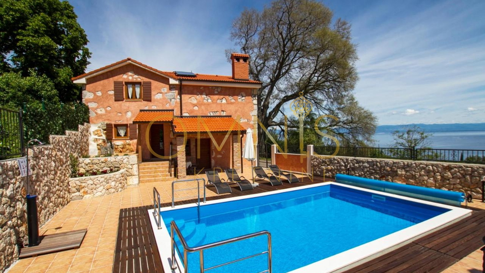 OPATIJA, BRSEČ- kamena villa na prekrasnoj lokaciji!