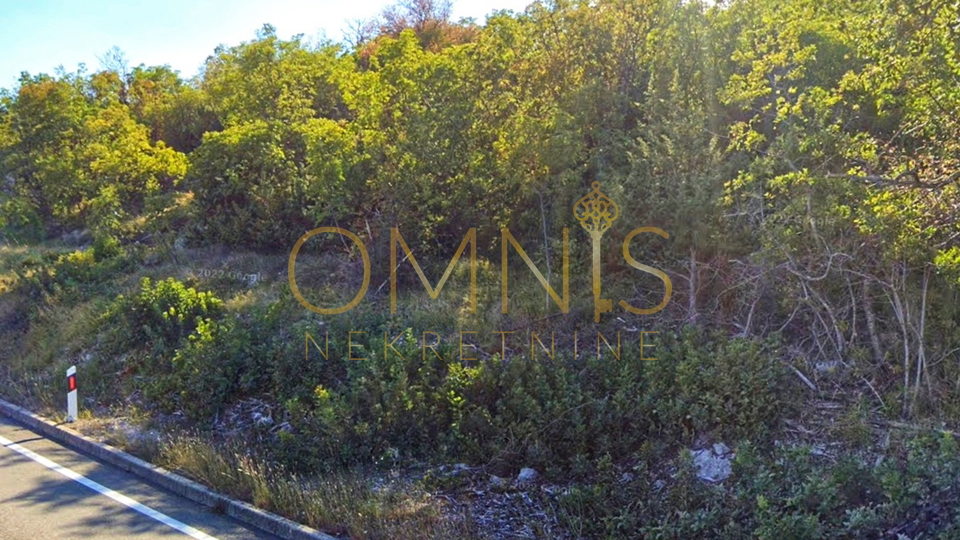 Mošćenička draga, Brseč - poljoprivredno zemljište uz glavnu prometnicu, 971m²