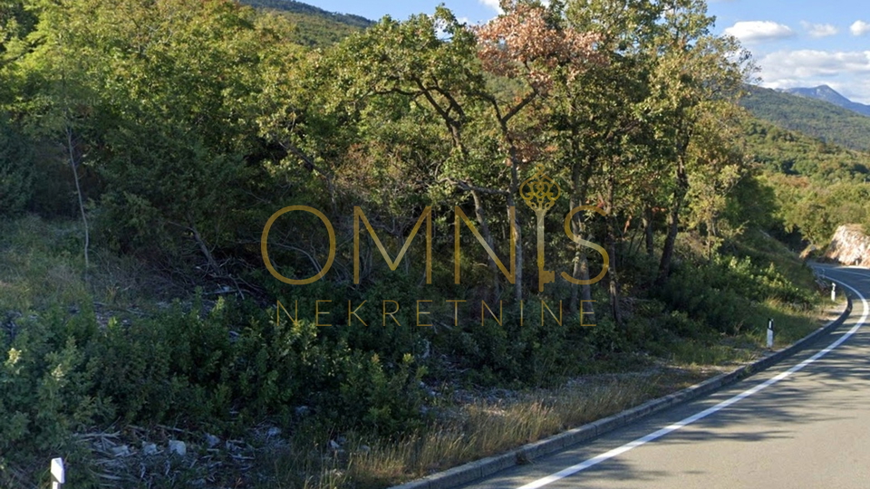 Mošćenička draga, Brseč - poljoprivredno zemljište uz glavnu prometnicu, 971m²