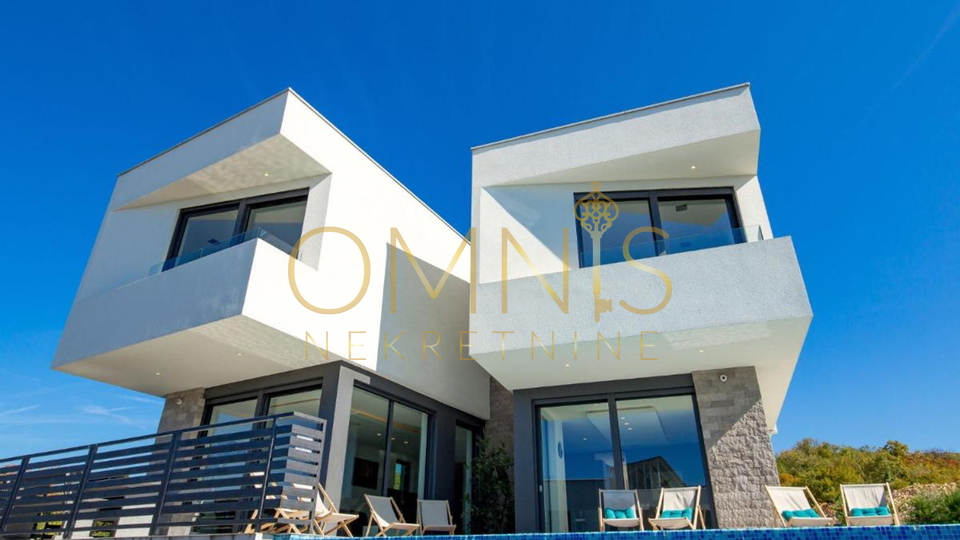 House, 330 m2, For Sale, Kostrena
