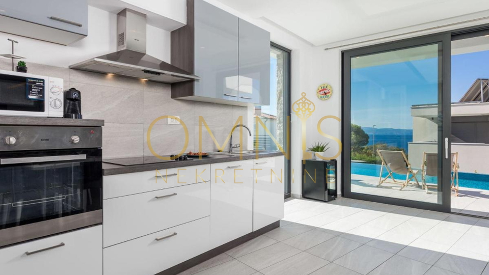 House, 330 m2, For Sale, Kostrena