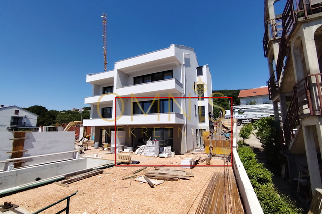 Luksuzni stan s bazenom i okućnicom – 152 m² + 200 m² privatnog vanjskog prostora