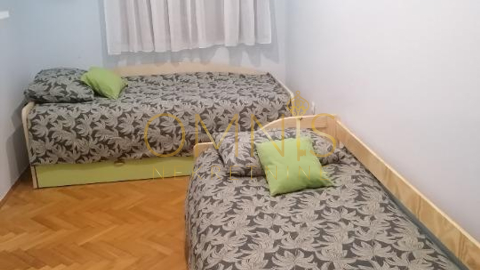 Bakar, 3-bedroom + living room, 120 m² floor, view of Bakar Bay, for rent!