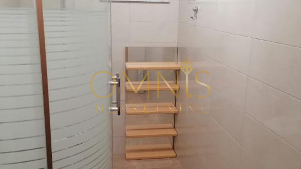 Bakar, 3-bedroom + living room, 120 m² floor, view of Bakar Bay, for rent!