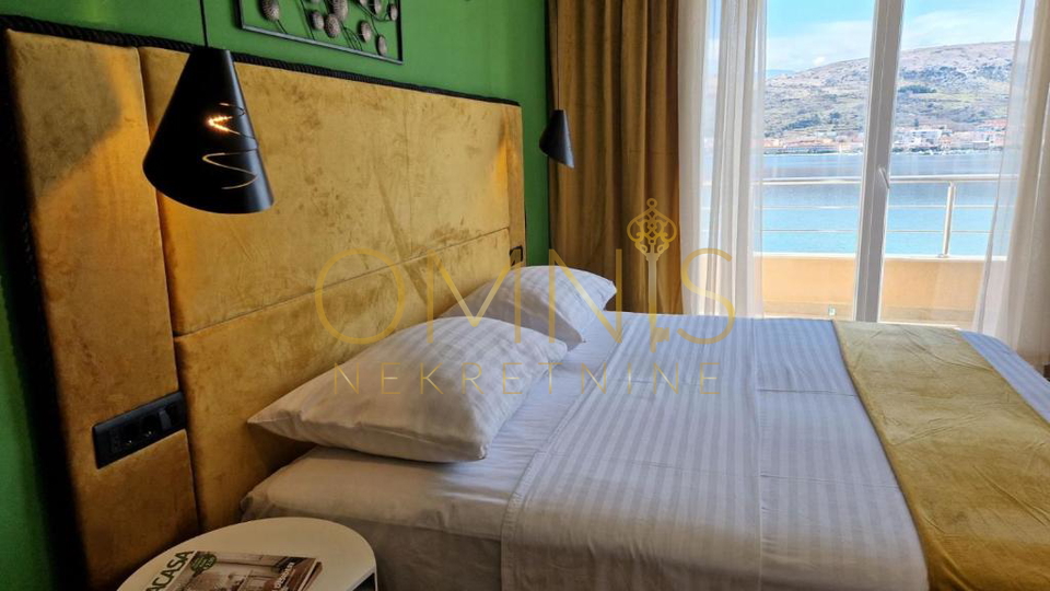 PAG – OBITELJSKI HOTEL 50 m OD MORA! 600 m² – IZVRSNA INVESTICIJA