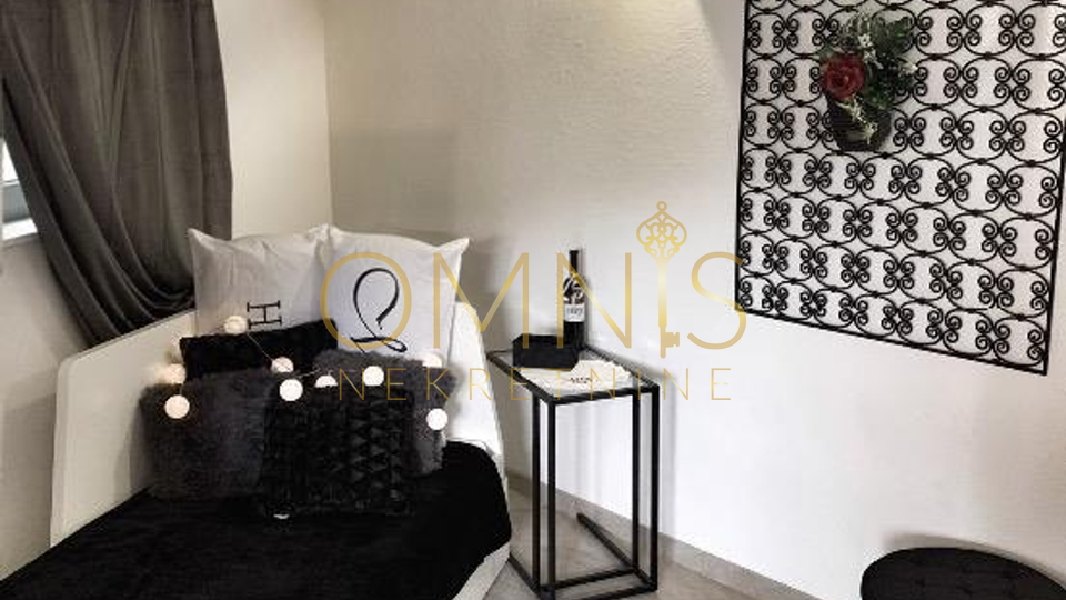 Ika, 1 bedroom + kitchen/living room - modern apartment near the university, for rent!