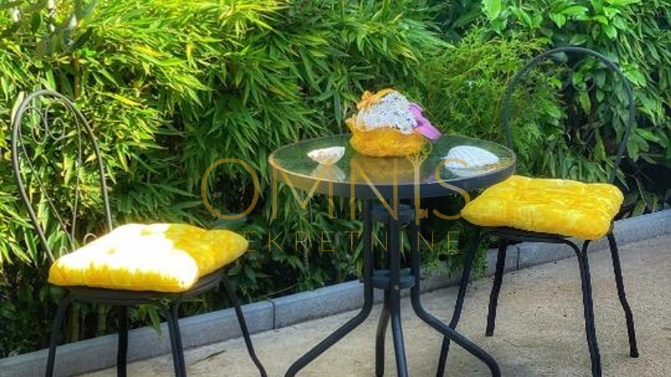 Ika, 1 bedroom + kitchen/living room - modern apartment near the university, for rent!