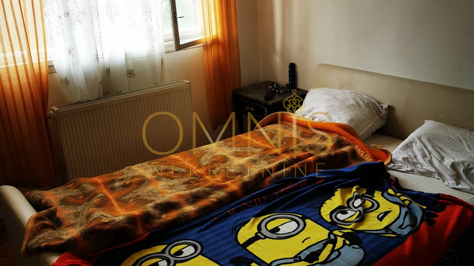 Gorski kotar, Vrbovsko, prodaje se dvojna kuća 250 m2, s okućnicom!