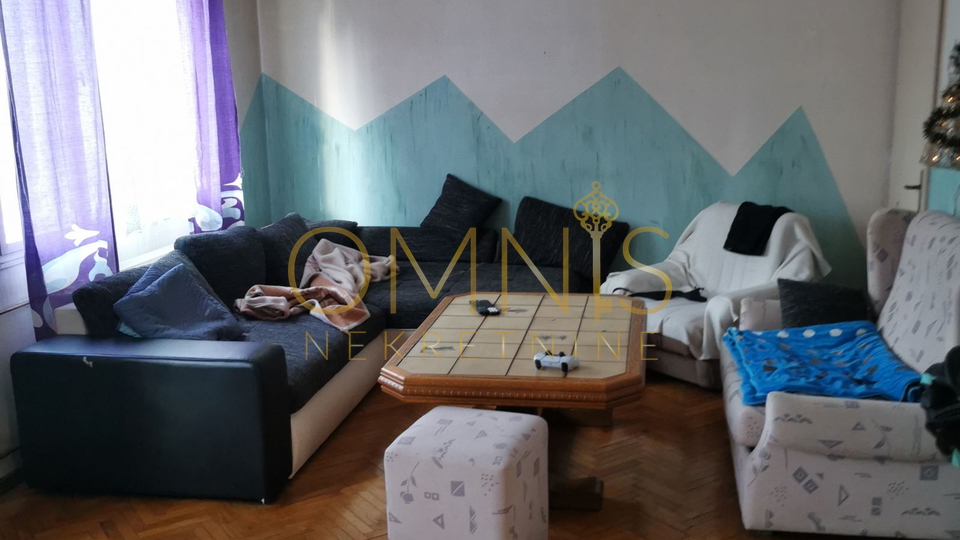 Gorski kotar, Vrbovsko, prodaje se dvojna kuća 250 m2, s okućnicom!
