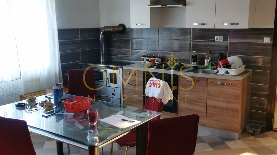 Gorski kotar, Vrbovsko, prodaje se dvojna kuća 250 m2, s okućnicom!