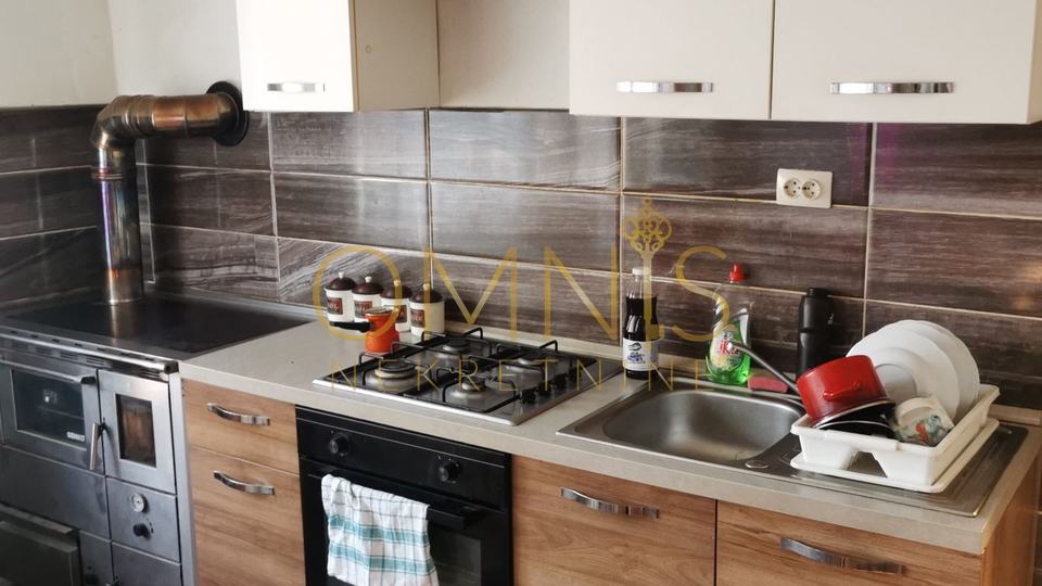 Gorski kotar, Vrbovsko, prodaje se dvojna kuća 250 m2, s okućnicom!