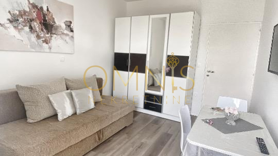 Ika, 1 bedroom + living room - modern apartment near the university, for rent!