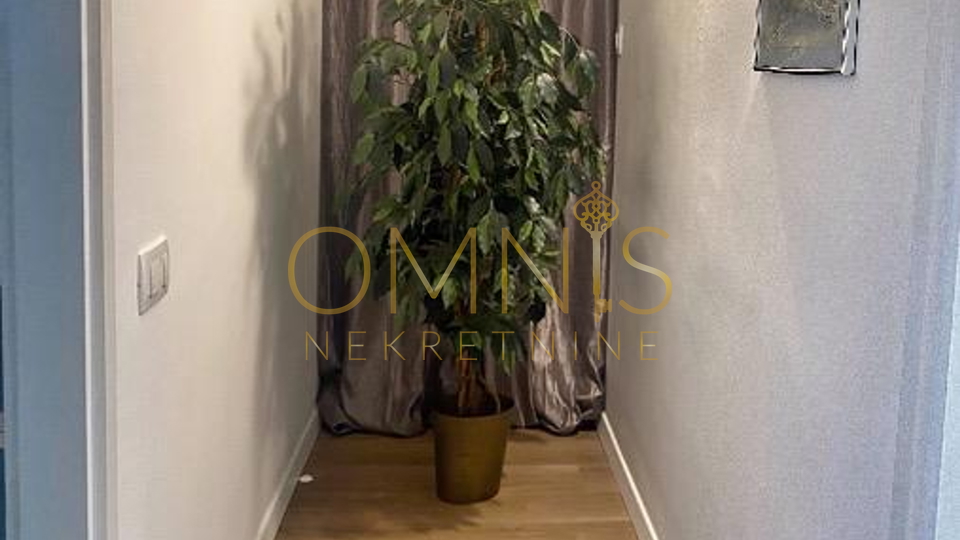 Ika, 1 bedroom + living room - modern apartment near the university, for rent!
