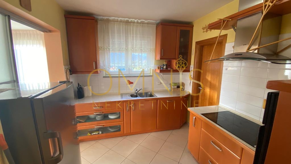 Rešetari, 3S+DB ,balkon ,133 m2