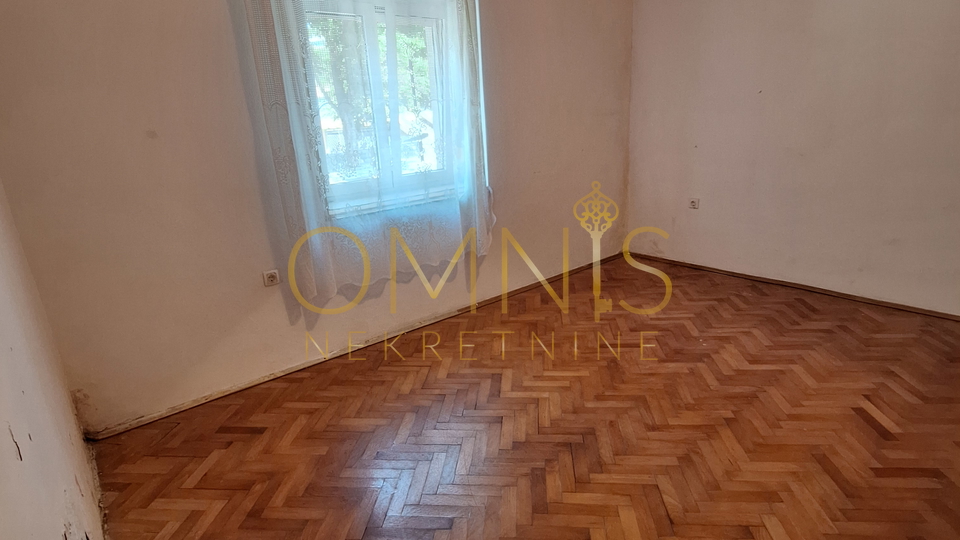Kraljevica, house for renovation, 140 m² with conceptual project!
