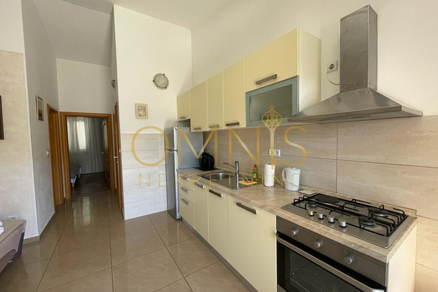 Pag, Metajna, apartman 42 m2, 1SKL s balkonom