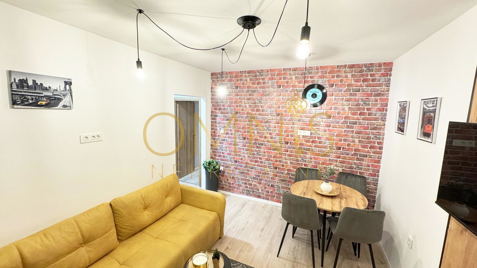 Rijeka - Korzo, moderan i potpuno opremljen dvosobni stan