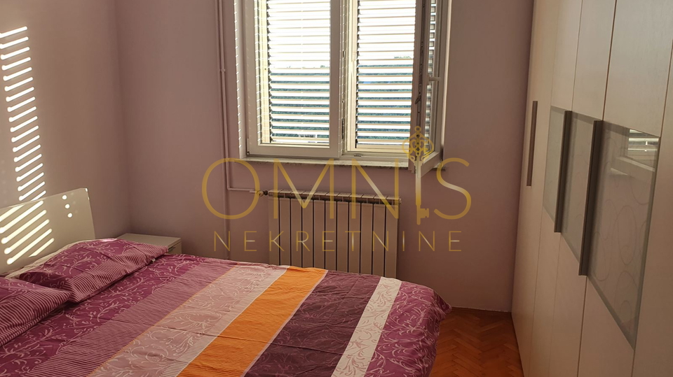 ŠKURINJE – SPACIOUS AND SUNNY APARTMENT, 2 BEDROOMS + DINING ROOM, 68 m²
