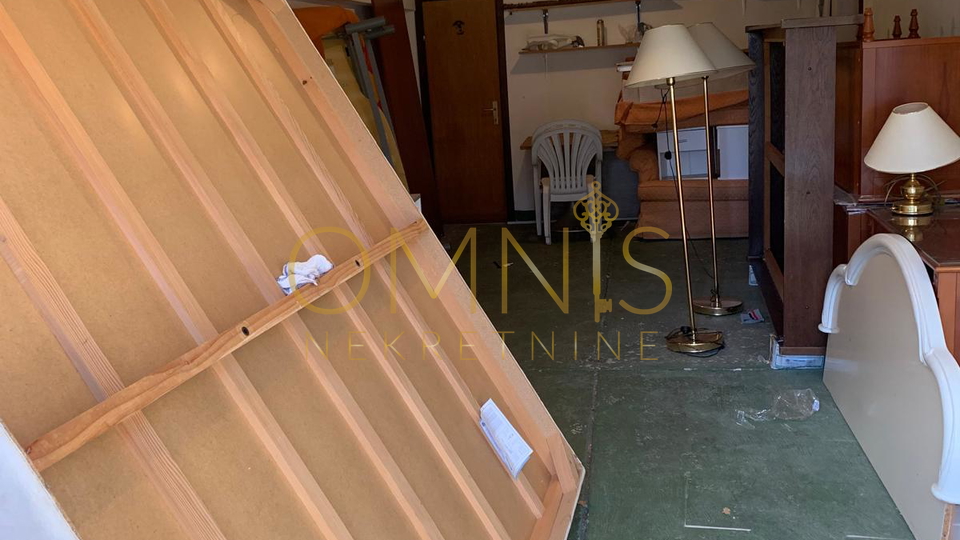 Three-room apartment Pobri, 70m², garage