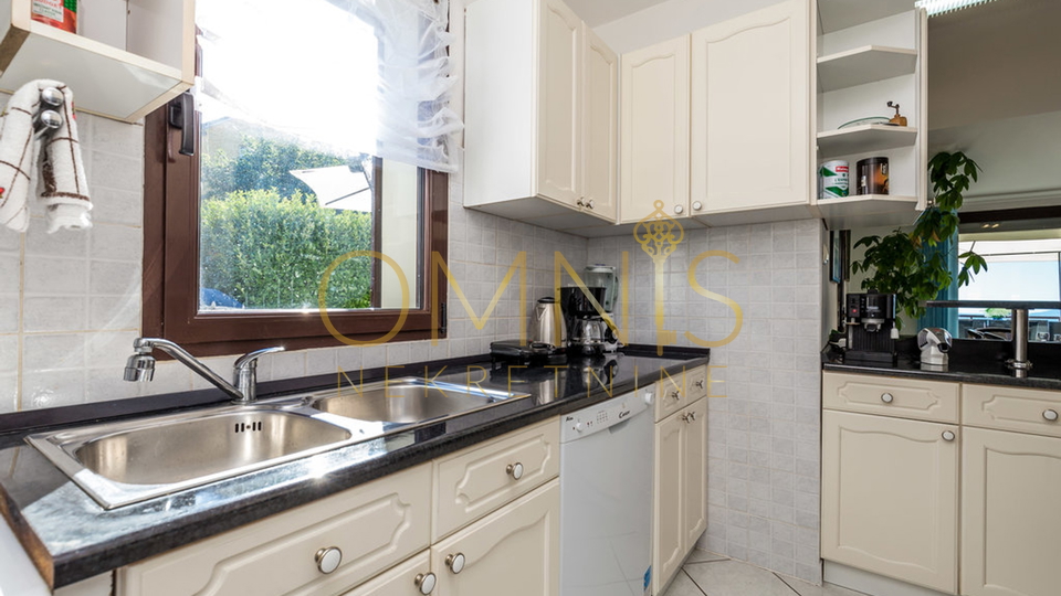 Viškovo, Saršoni - Villa with Pool and Sea View, 2 Garages, Large Yard, Garden, Orchard, for Sale!