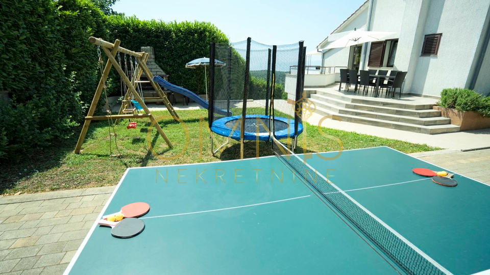 Viškovo, Saršoni - Villa with Pool and Sea View, 2 Garages, Large Yard, Garden, Orchard, for Sale!
