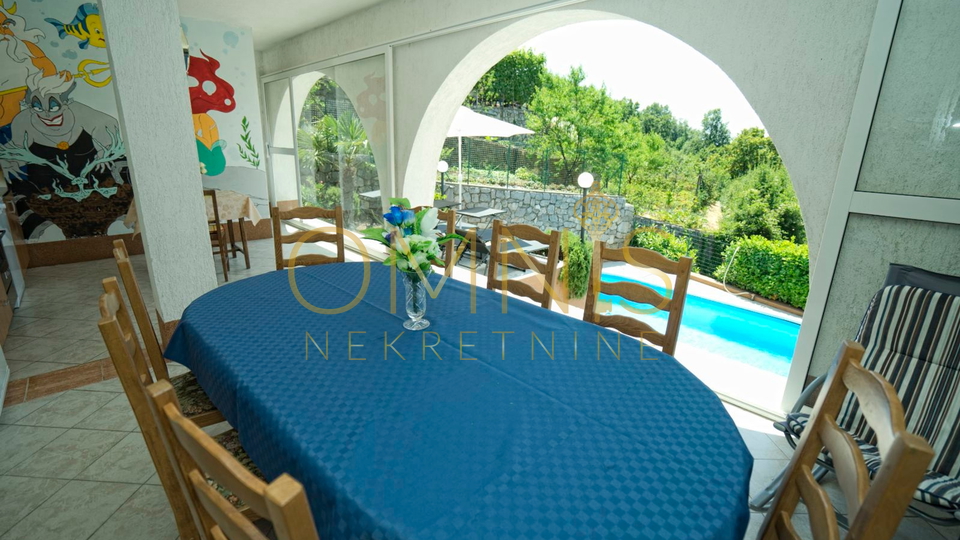 Viškovo, Saršoni - Villa with Pool and Sea View, 2 Garages, Large Yard, Garden, Orchard, for Sale!