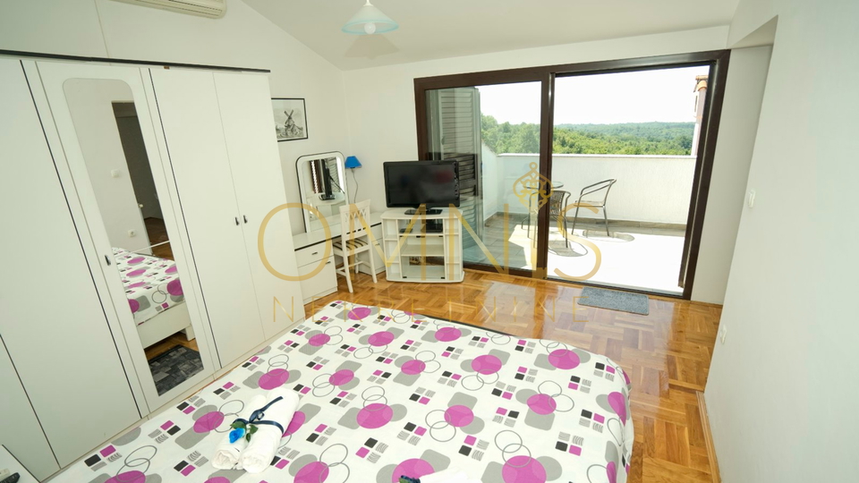 Viškovo, Saršoni - Villa with Pool and Sea View, 2 Garages, Large Yard, Garden, Orchard, for Sale!
