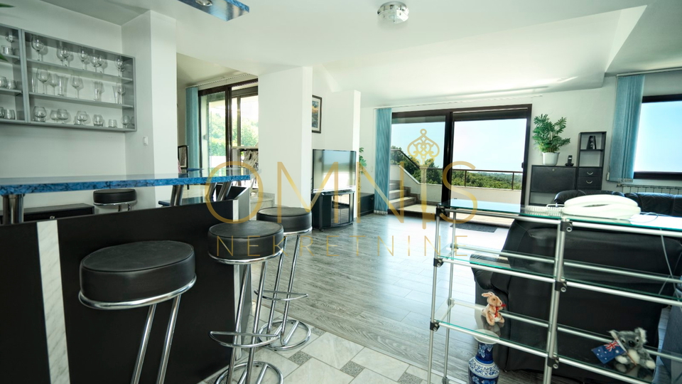 Viškovo, Saršoni - Villa with Pool and Sea View, 2 Garages, Large Yard, Garden, Orchard, for Sale!