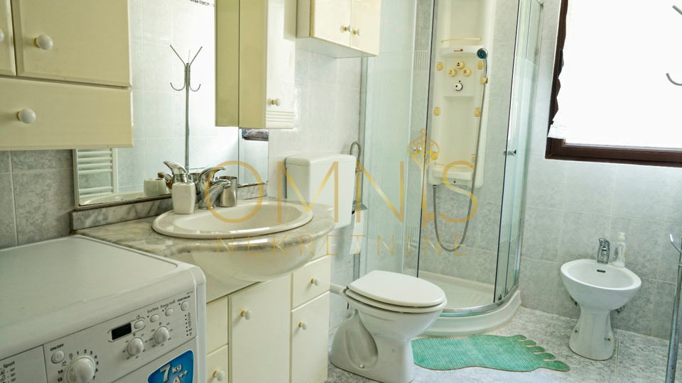 Viškovo, Saršoni - Villa with Pool and Sea View, 2 Garages, Large Yard, Garden, Orchard, for Sale!