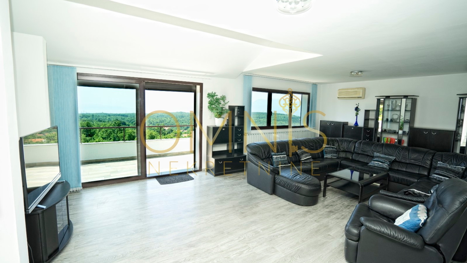 Viškovo, Saršoni - Villa with Pool and Sea View, 2 Garages, Large Yard, Garden, Orchard, for Sale!