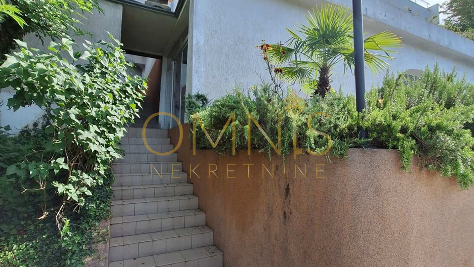Viškovo, Saršoni - Villa with Pool and Sea View, 2 Garages, Large Yard, Garden, Orchard, for Sale!