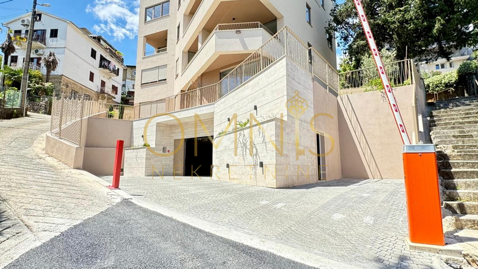 Opatija, center, penthouse with sea view, for sale!